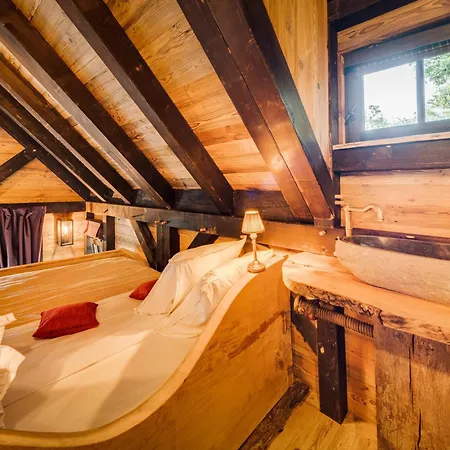 Les De Rensiwez Aparthotel 4*