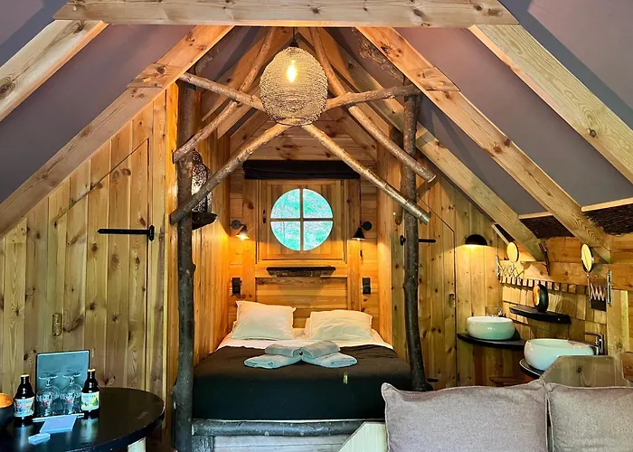 Les De Rensiwez 4* Mabompre