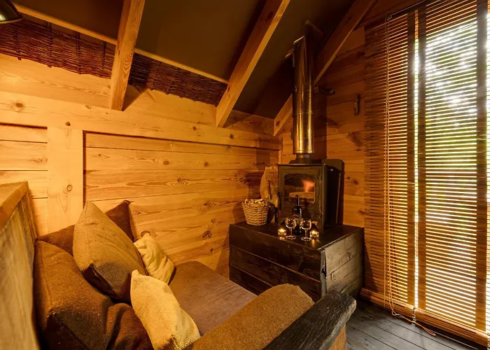 Les De Rensiwez 4* Mabompre