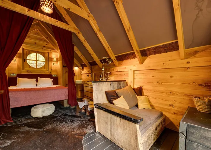 Les De Rensiwez 4* Mabompre